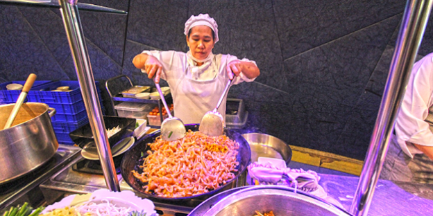 baiyoke sky food
